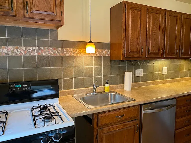 617 Berwyn Ave #617 — Photo 4