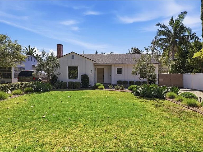 2311 Valencia St — Photo 1