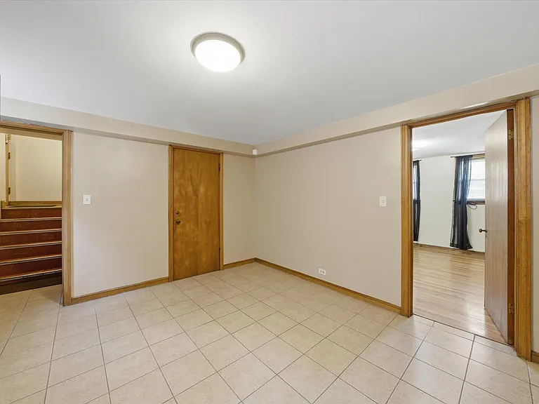 7058 S Fairfield Ave #G — Photo 9