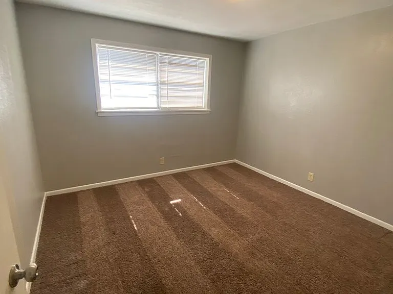 723 Bluebonnet Dr — Photo 15