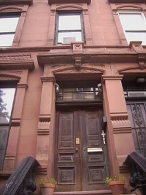 Rented by Perry Associates NYC Inc | media 11