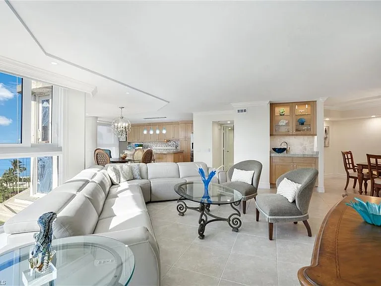 4041 Gulf Shore Blvd N #802 — Photo 3