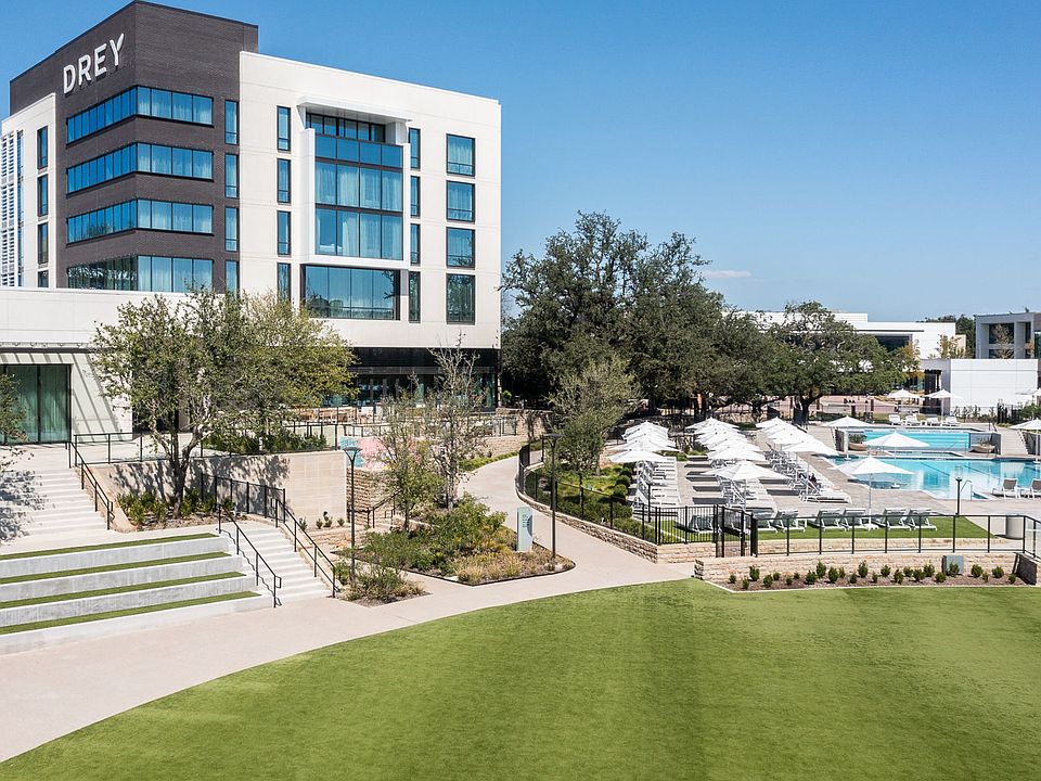 The Village Country Club