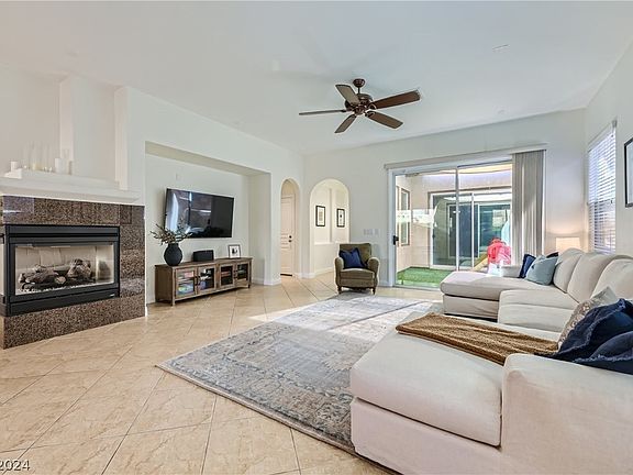 4th image of 1039 Via Di Olivia St