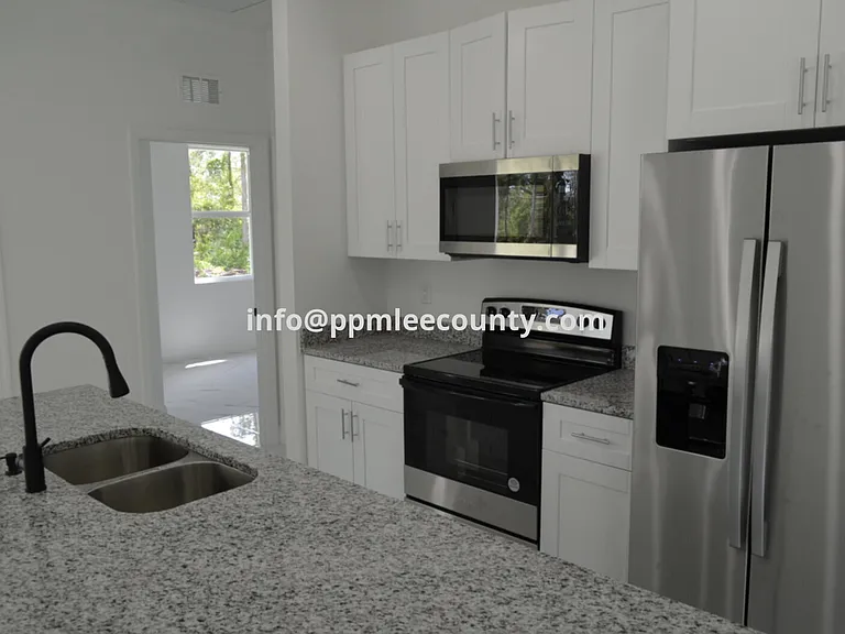 2611 Carol Pl — Photo 8