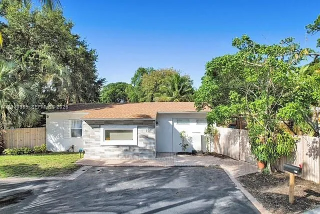 101 SW 22nd Ave