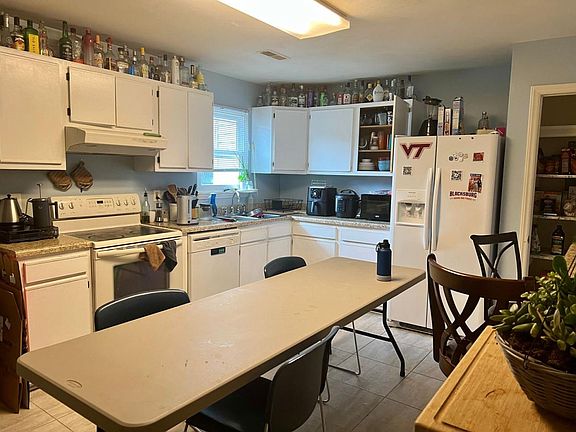 5th image of 207 Janie Ln