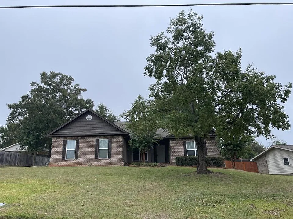 704 Dixie Dr