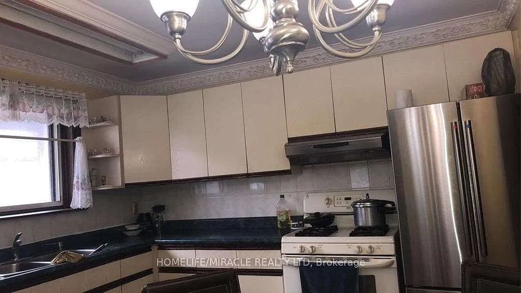 4 bed, $3,000 — Photo 3