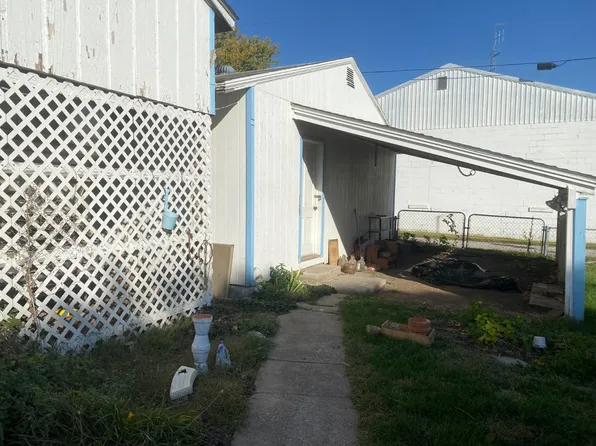 311 S 3rd St, Tarkio, MO 64491