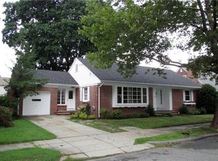 96 Sharon St, Providence, RI 02908