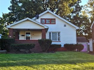 933 Winona Dr, Youngstown, OH