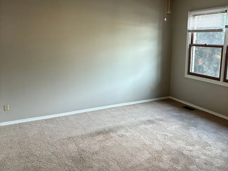1377 West Allen Street — Photo 9