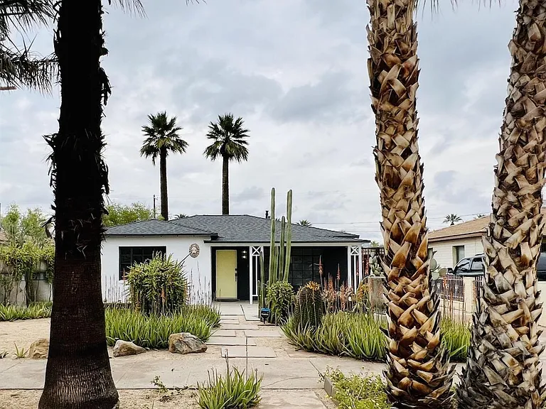 1414 E Palm Ln — Photo 5
