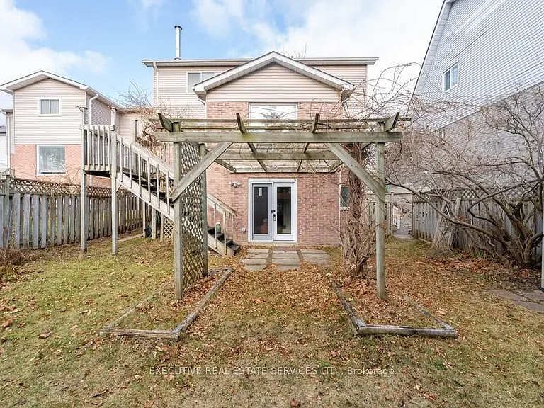11 Upland Dr #UPPER — Photo 35