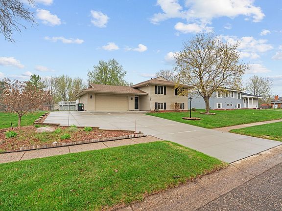 3rd image of 803 Newell Dr