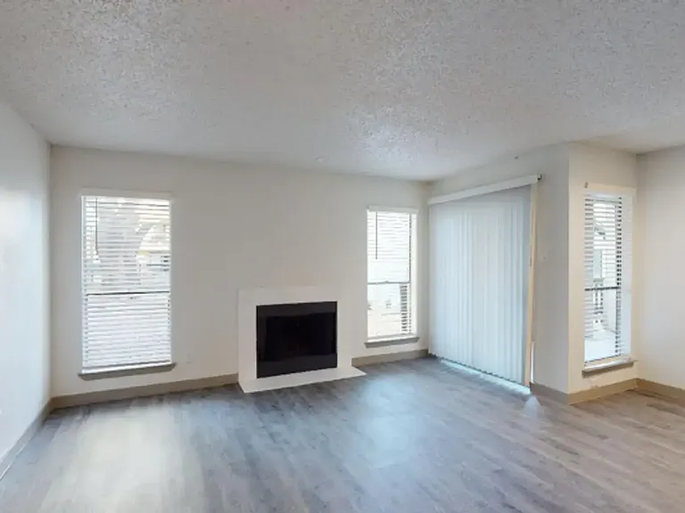 The Larsen Apartments — Photo 3