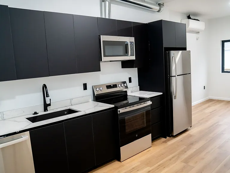 9301 Oakland Ave — Photo 14