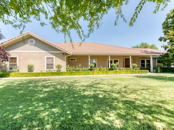 3878 N Riverbend Ave, Sanger, CA 93657