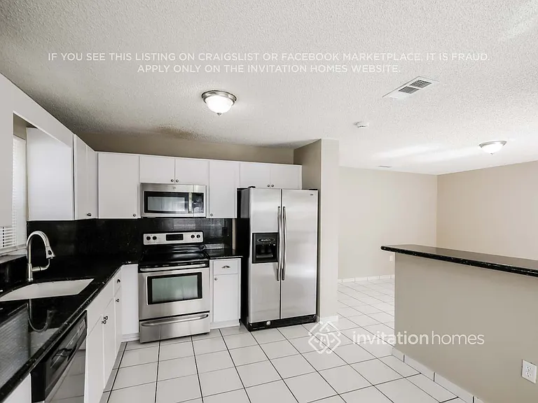 621 SW 176th Ave — Photo 9
