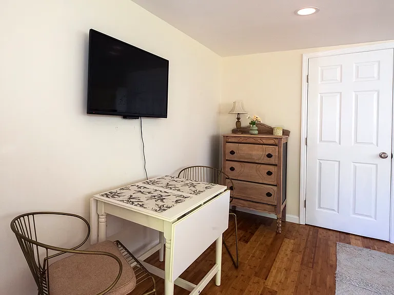 1836 E Gwinnett St #B — Photo 4