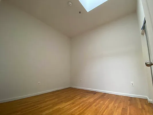 Rented by The InHouse Group | media 4