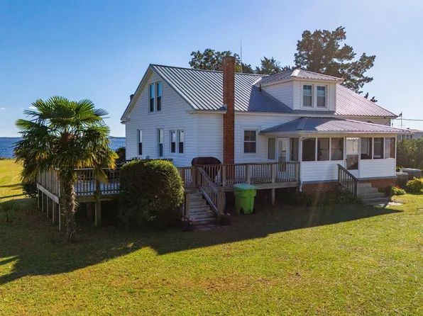 349 River Road, Arapahoe, NC 28510