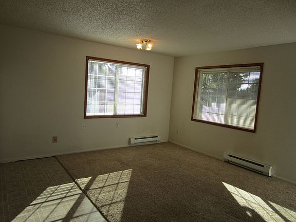 3rd image of 936 Union Ave #B