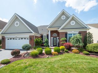 20 Long Cove Dr, Monroe Township, NJ 08831