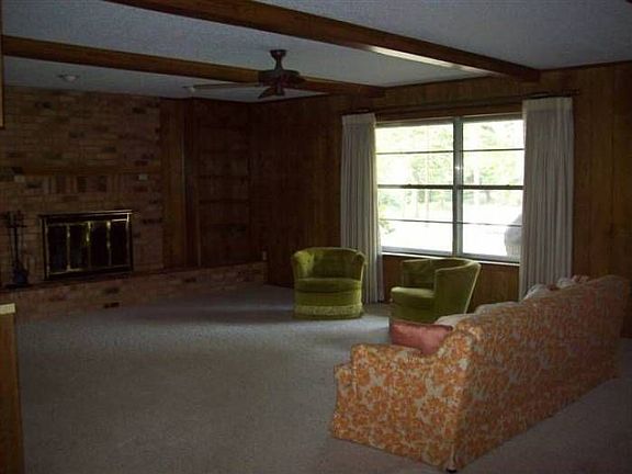 102 HIDEAWAY LANE EAST