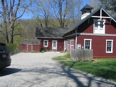 703 Croton Lake Rd, Mount Kisco, NY, 10549