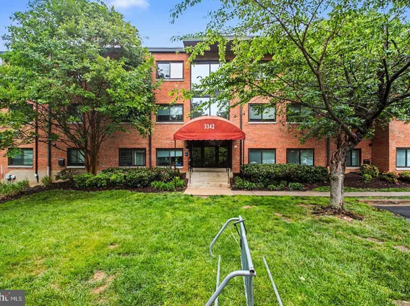 3342 S 28th St APT 202, Alexandria, VA 22302