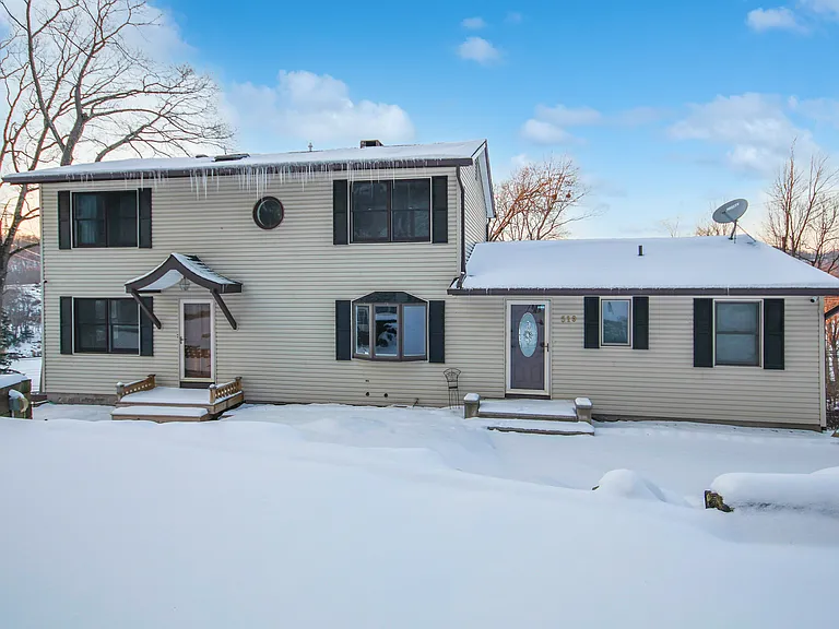 519 E Shore Trl — Photo 1