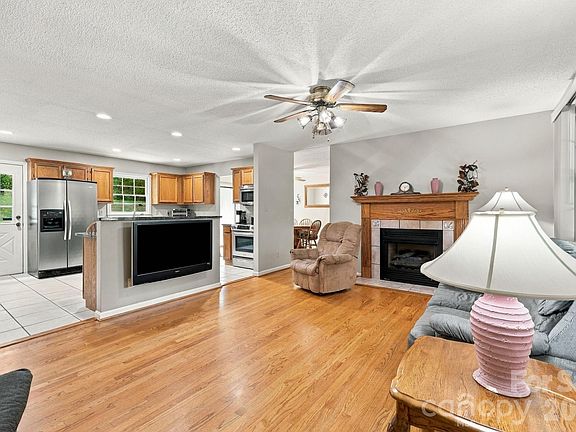 4th image of 6 Cisco Rd