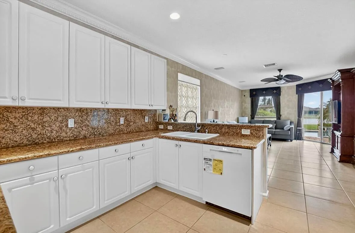 4 bed, 2871 sqft, $6,500 — Photo 1