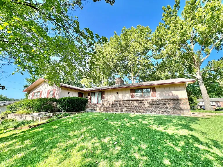 1305 Overlook Dr — Photo 29