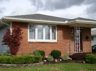 64 Oakwood Dr, Cheektowaga, NY 14227