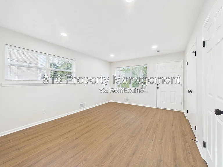 7030 Ewing Ave #7028 — Photo 4
