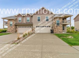 1104 Cheyenne Dr, Nevada, IA 50201