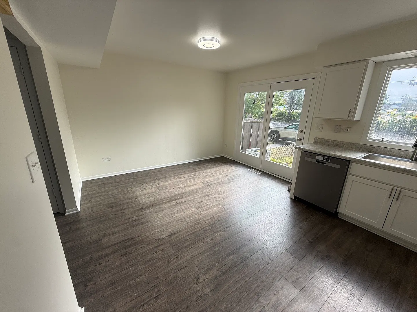 3 bed, 1200 sqft, $2,250 — Photo 3