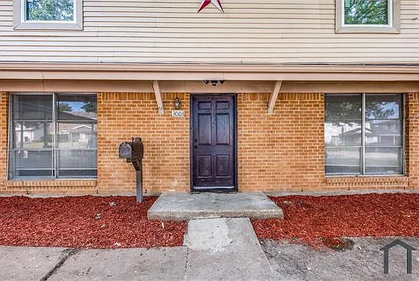5 bed, 2034 sqft, $3,200 — Photo 4