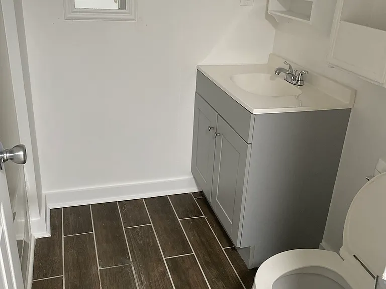 1120 Starke Ave — Photo 7