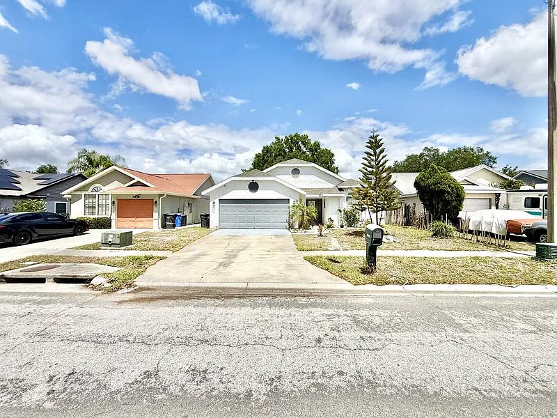 Building Photo - 11316 Maybrook Ave