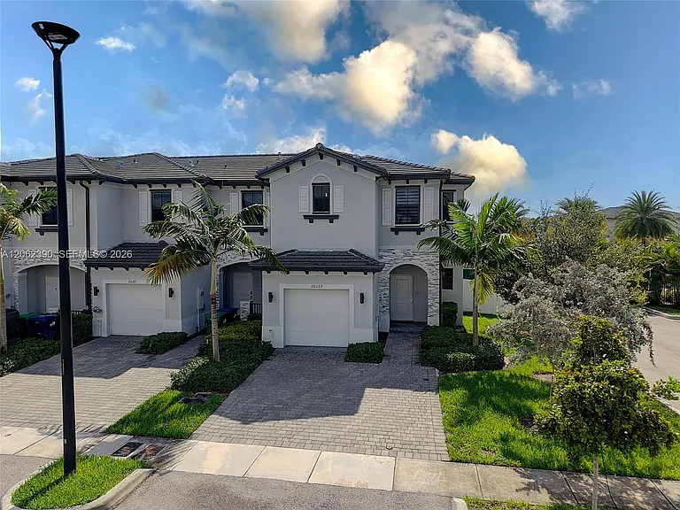20369 NW 5th Ct #20369 — Photo 32