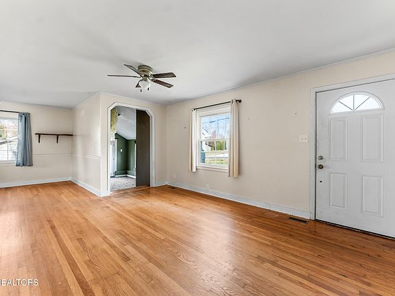 2nd image of 6005 Arcadia Dr