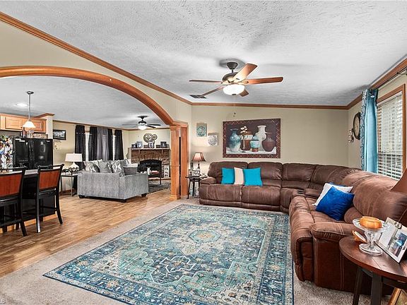 5th image of 1030 Endeavour Ln