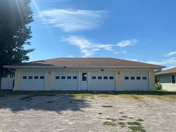 2nd image of 2040 Pearl Ln APT 3
