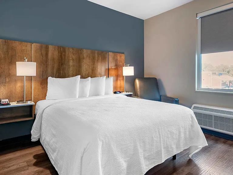 Studio Suite - 1 Queen Bed