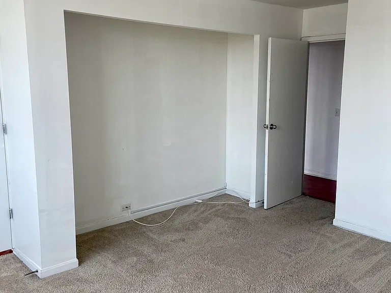 525 W Hawthorne Pl #2103 — Photo 9