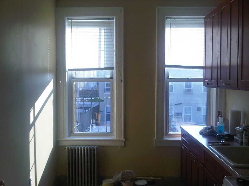 2nd image of 2026 Bleecker St #2L